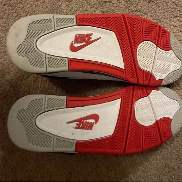 Air Jordan 4 Retro OG 'Fire Red' 2020 size 10